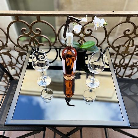 Wineexperience- Wine&Jacuzzi Suite Lecce Bagian luar foto