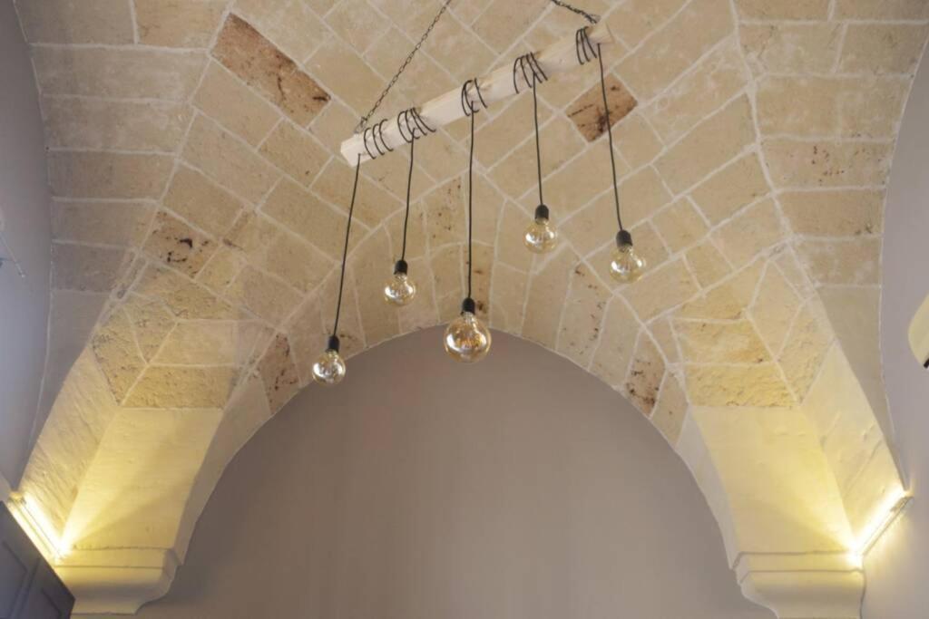 Wineexperience- Wine&Jacuzzi Suite Lecce Bagian luar foto