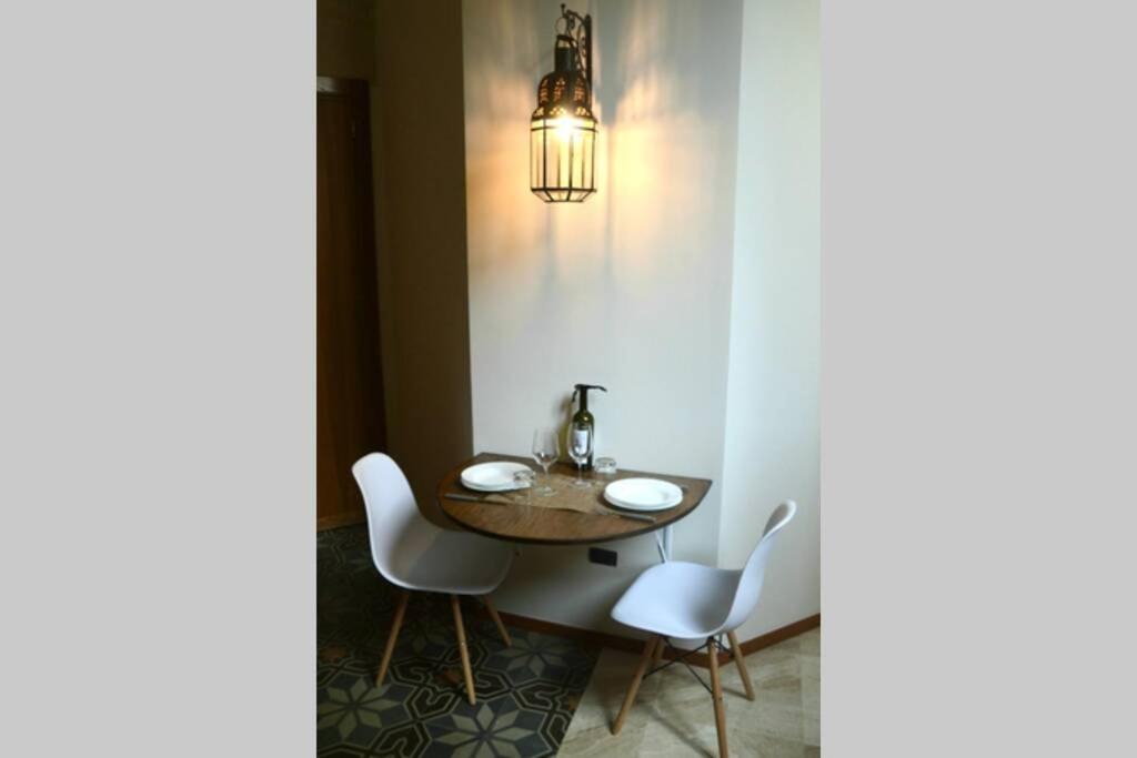 Wineexperience- Wine&Jacuzzi Suite Lecce Bagian luar foto