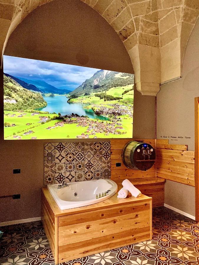 Wineexperience- Wine&Jacuzzi Suite Lecce Bagian luar foto