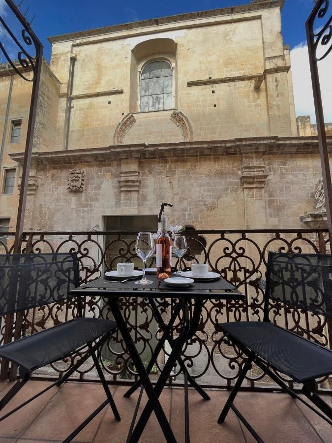 Wineexperience- Wine&Jacuzzi Suite Lecce Bagian luar foto