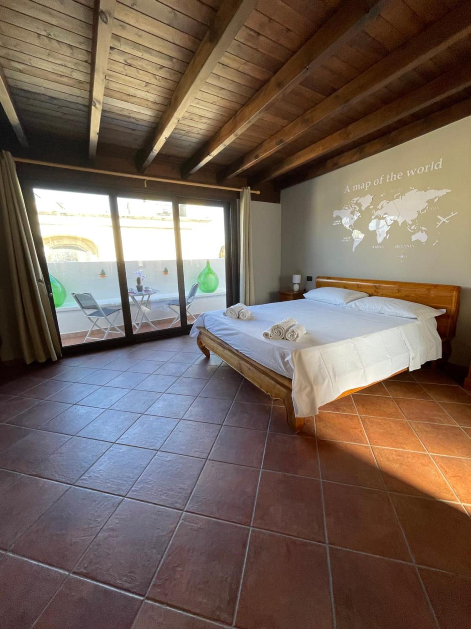 Wineexperience- Wine&Jacuzzi Suite Lecce Bagian luar foto