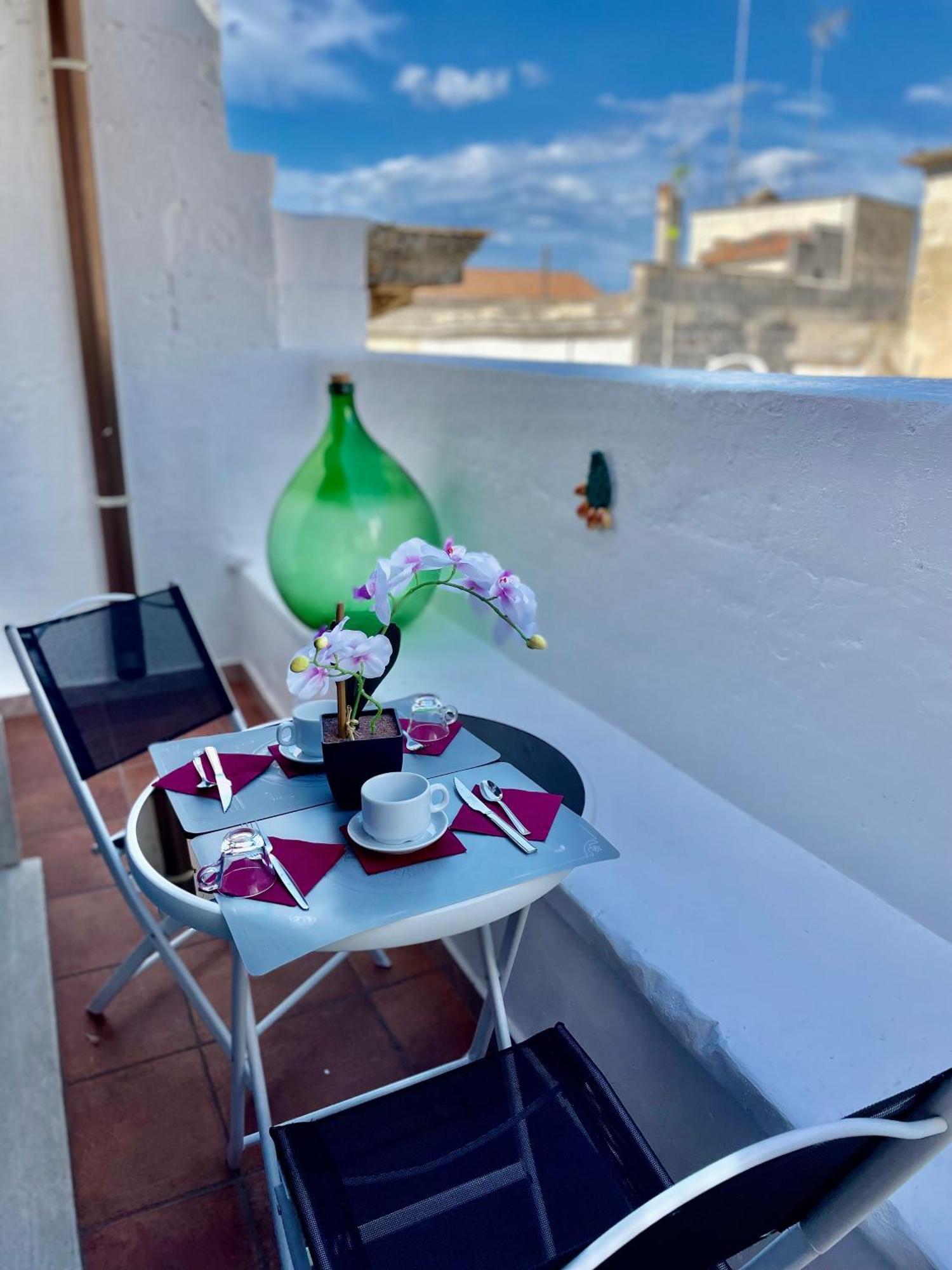 Wineexperience- Wine&Jacuzzi Suite Lecce Bagian luar foto